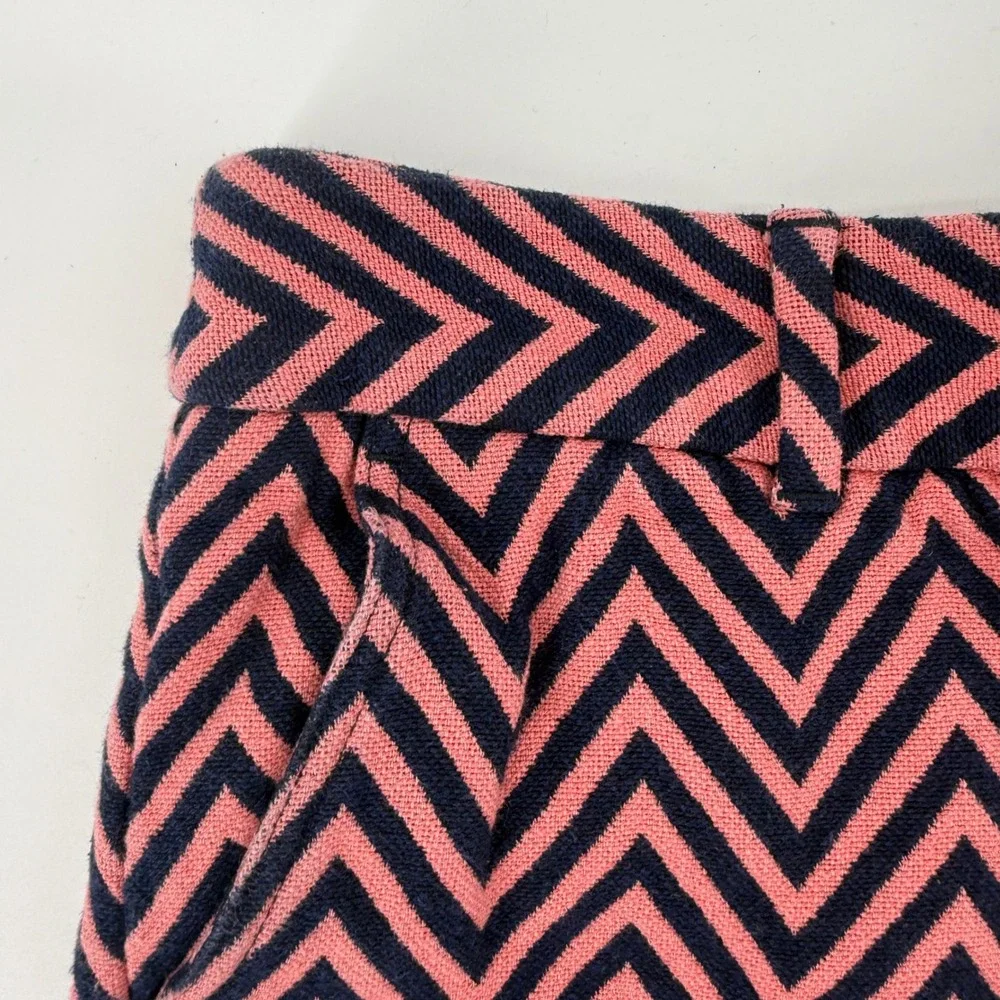 ANN TAYLOR LOFT Women's Size 10 The Riviera Shorts Pink Navy Chevron 100% Cotton - Picture 2 of 10